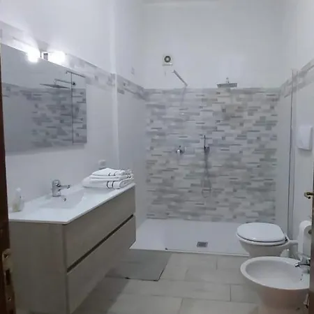 Happy House מלגראטה