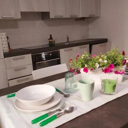 Happy House * מלגראטה